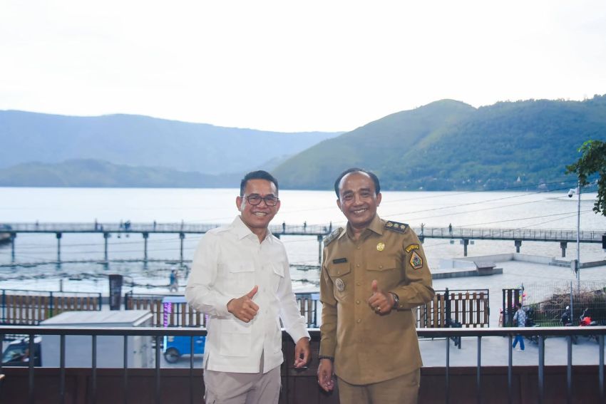 Jalin Silaturahmi, Wabup Samosir Sambut Kehadiran Wakil Walikota Medan di Waterfront Pangururan