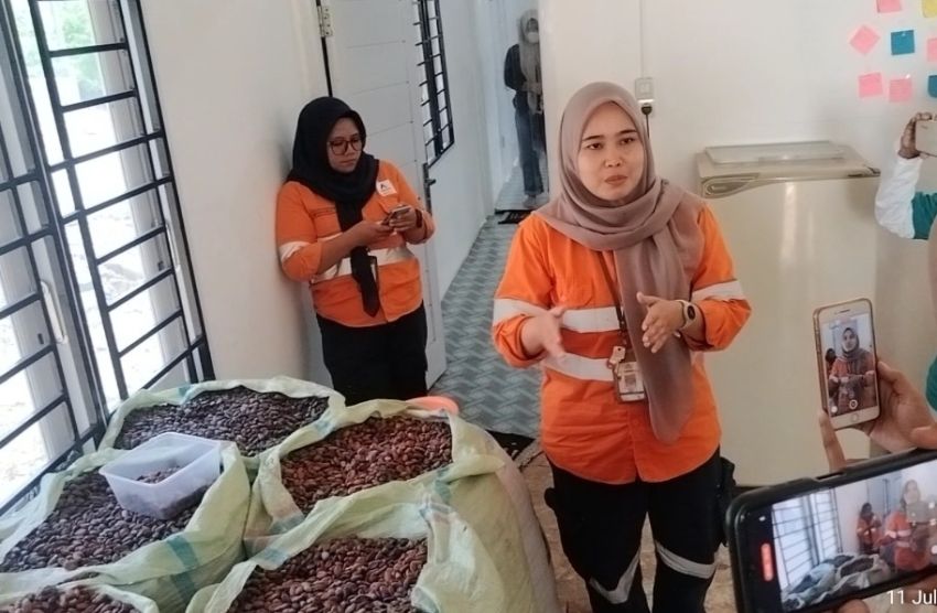 Dari Biji Kakao hingga Cokelat Premium, PTAR Dorong Pemberdayaan Warga Lewat Martabe Cocoa Park