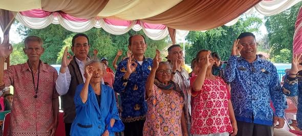 Pemkab Samosir dan Bulog Salurkan Bantuan Pangan untuk 18.438 Warga