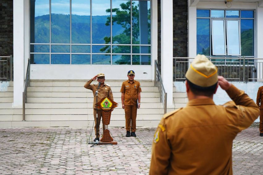 Peringatan Hari Lingkungan Hidup di Samosir, Wabup Ariston Ajak Masyarakat Ubah Pola Kelola Sampah