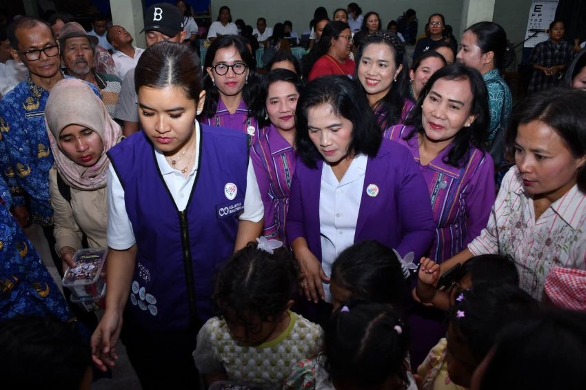 Ketua Pembina Posyandu Sumut Kahiyang Ayu Tinjau Posyandu di Samosir, Masyarakat Sambut Antusias