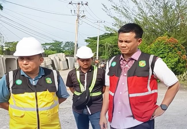 Dinas SDAMBMK Percepat Pemasangan U-Ditch di Medan Selayang dan Medan Baru