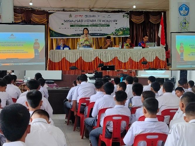 PTAR Edukasi Generasi Muda Soal Kendaraan Listrik untuk Kurangi Emisi