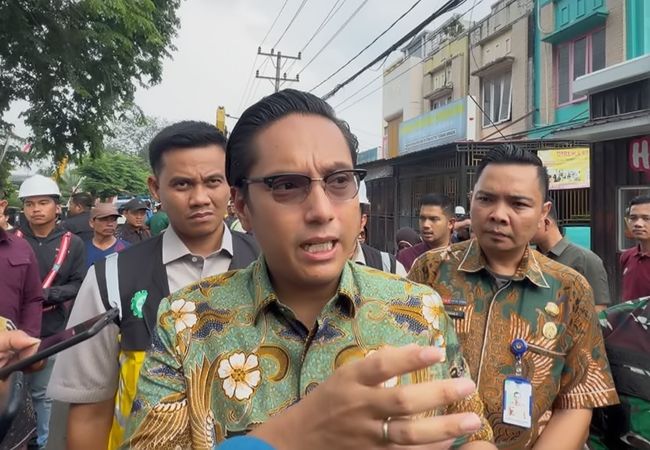 Rico Waas Cek Jalan Konblok dan Drainase di Helvetia, Warga Harap Banjir Tak Lagi Datang
