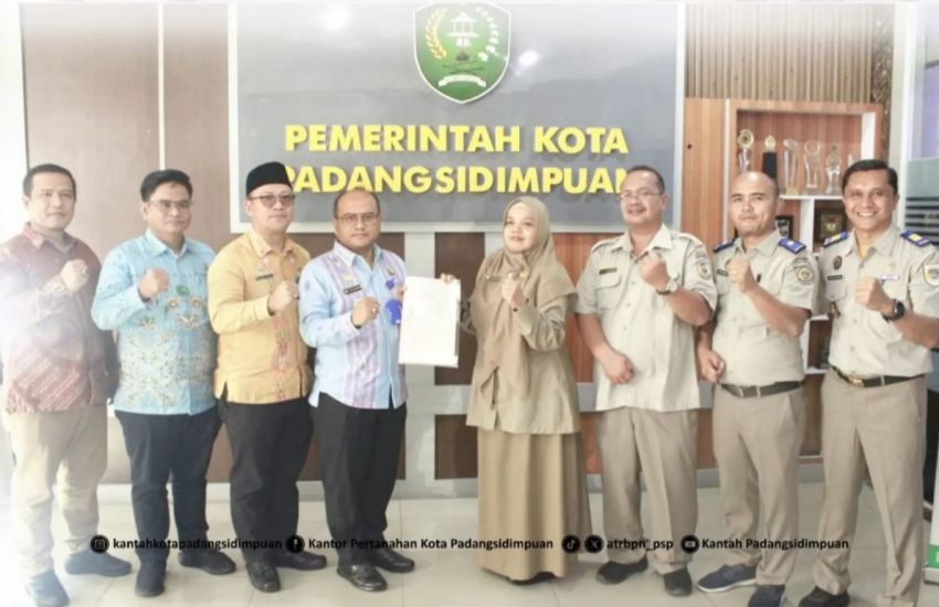 Kantah P.Sidimpuan Serahkan 37 Sertipikat Aset Pemko, Perkuat Kepastian Hukum