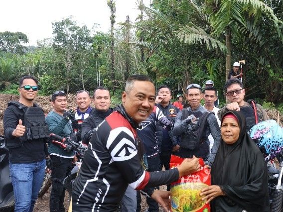 Kapolres Tapsel dan Bupati Turdes, Sambangi Warga di Huntap dan Huntara Pascabencana