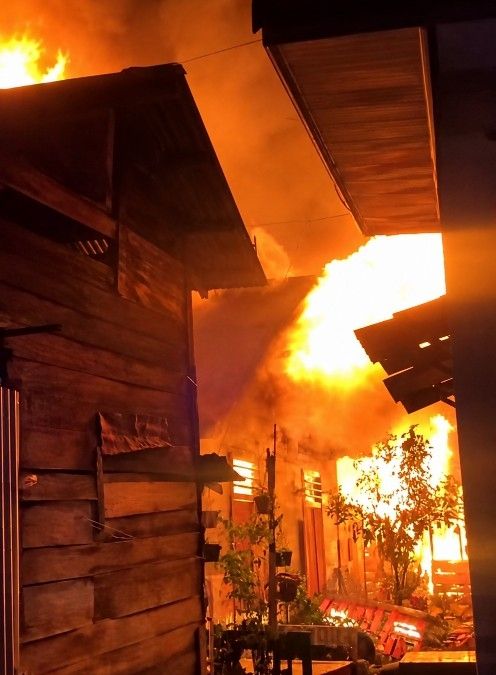 Kebakaran Hanguskan 9 Rumah di P.Sidimpuan, Warga Panik Lihat Api Membesar