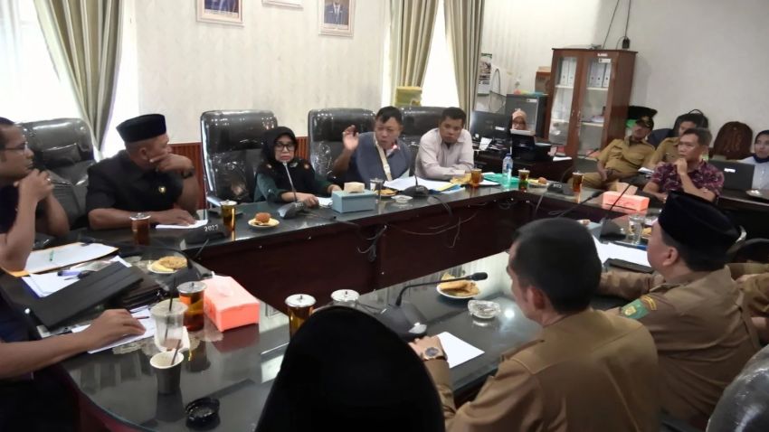 Penolakan Pedagang terhadap Proyek KDMP di Pasar Senin Didukung Komisi III DPRD Langkat dan Camat Hinai