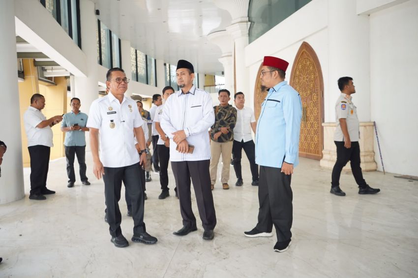 Tinjau Medan Islamic Centre, Zakiyuddin Harahap Minta Kontraktor Rawat Gedung Hingga Habis Masa Pemeliharaan