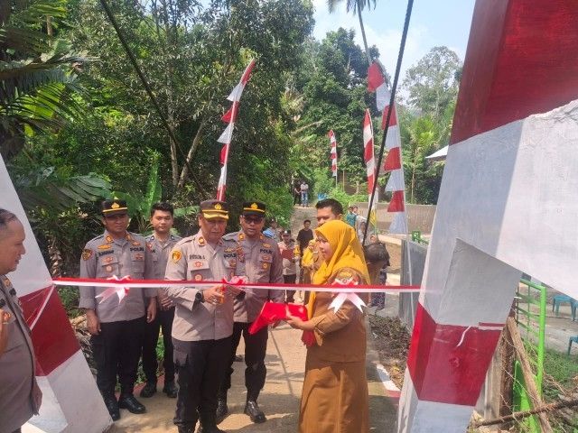 Jembatan Gantung Situmbaga Kembali Kokoh, Warga Apresiasi Kepedulian Polres Tapsel